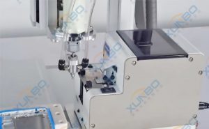 訊博手機外殼自動螺絲機