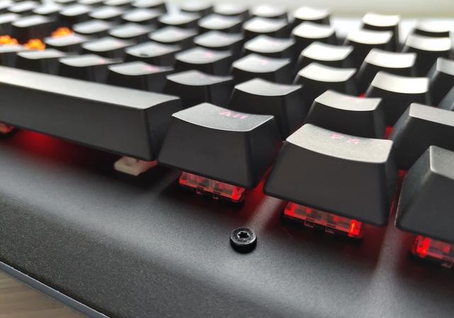 鍵盤自動(dòng)鎖螺絲機(jī)的優(yōu)點(diǎn)有哪些?-深圳訊博科技-多功能非標(biāo)螺絲機(jī)_全自動(dòng)視覺(jué)螺絲機(jī)_大型鎖螺絲機(jī)廠家 鍵盤自動(dòng)鎖螺絲機(jī)的優(yōu)點(diǎn)有哪些?-深圳訊博科技-多功能非標(biāo)螺絲機(jī)_全自動(dòng)視覺(jué)螺絲機(jī)_大型鎖螺絲機(jī)廠家