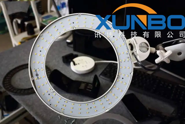 臺燈行業(yè)自動(dòng)螺絲機(jī)應(yīng)用是怎么樣的?-深圳訊博科技-多功能非標(biāo)螺絲機(jī)_全自動(dòng)視覺螺絲機(jī)_大型鎖螺絲機(jī)廠家 臺燈行業(yè)自動(dòng)螺絲機(jī)應(yīng)用是怎么樣的?-深圳訊博科技-多功能非標(biāo)螺絲機(jī)_全自動(dòng)視覺螺絲機(jī)_大型鎖螺絲機(jī)廠家