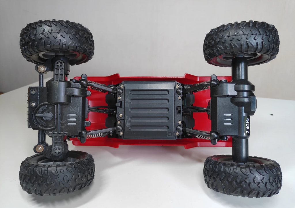 生產玩具汽車使用全自動鎖螺絲機的有什么優勢-訊博自動鎖螺絲機-多功能非標螺絲機_全自動視覺螺絲機_大型鎖螺絲機廠家