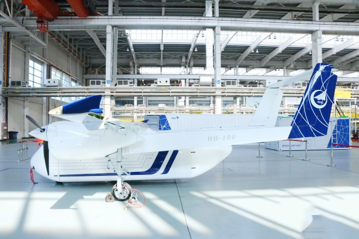 HH-100航空無(wú)人運(yùn)輸系統(tǒng)驗(yàn)證機(jī)完成低速自主滑行試驗(yàn)